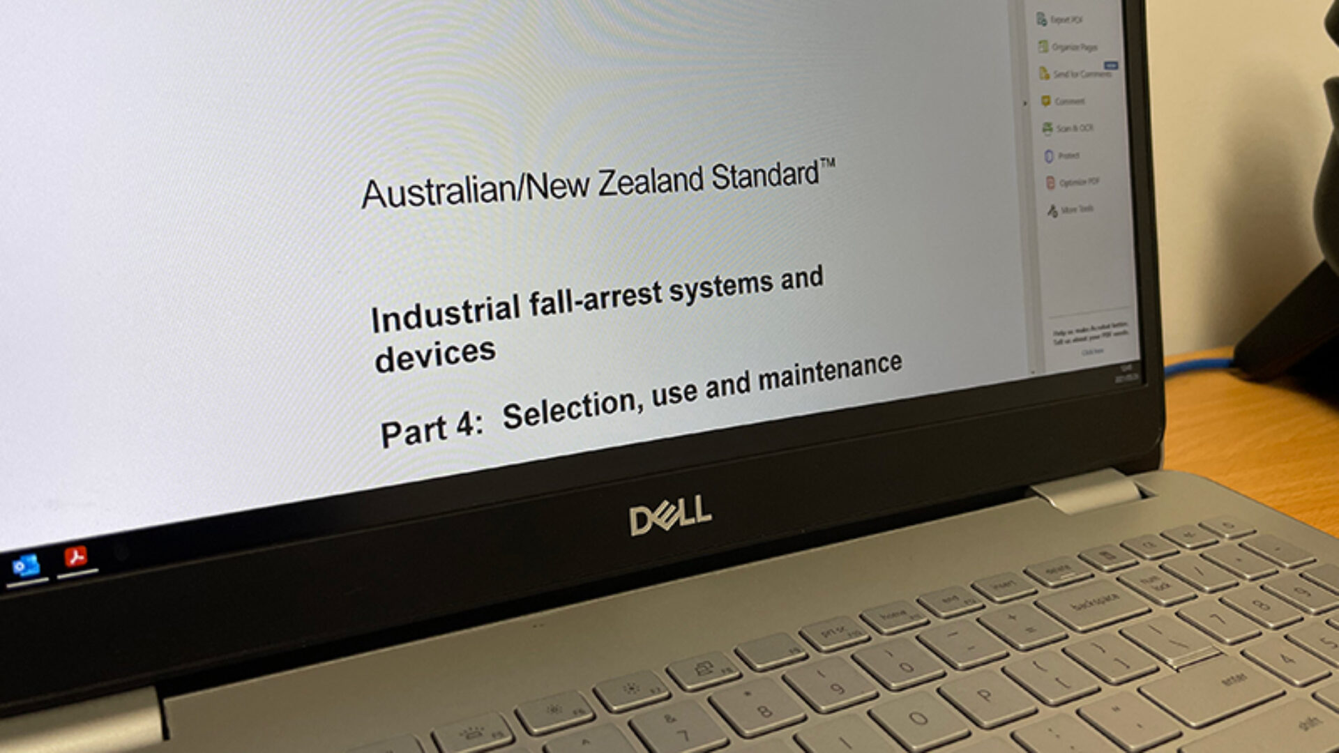 Computer screen showing the cover page of an Australian standard.